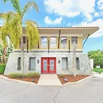 Modern 4Br Townhome- Resort Access - Near Disney