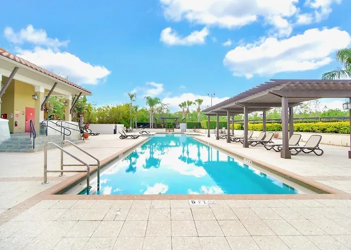 Modern 4Br Townhome- Resort Access - Near Disney